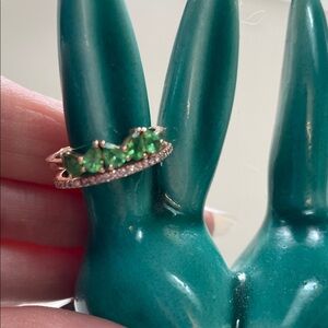 Elegant Green and diamond Gemstone 10 k rose gold Ring